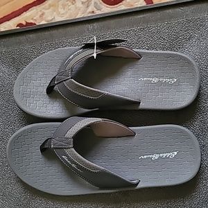 NWT Eddie Bauer Mens Flip-flops Size 11